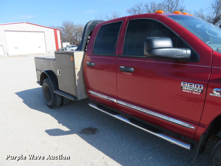 image for item DF9879 2008 Dodge Ram 3500 Quad Cab flatbed pickup truck