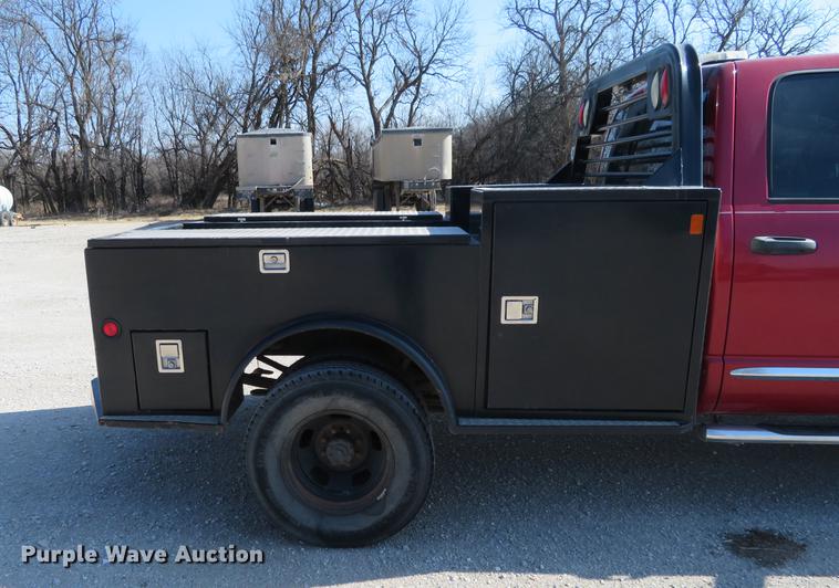 image for item DF9879 2008 Dodge Ram 3500 Quad Cab flatbed pickup truck