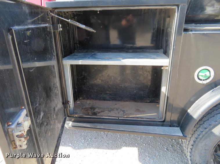 image for item DF9879 2008 Dodge Ram 3500 Quad Cab flatbed pickup truck