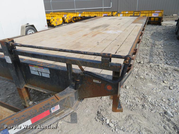 image for item DF9884 2016 Lamar equipment trailer
