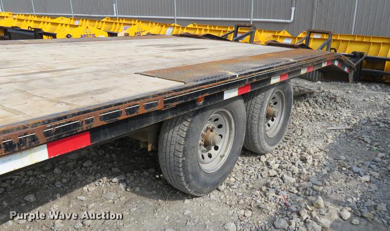 image for item DF9884 2016 Lamar equipment trailer