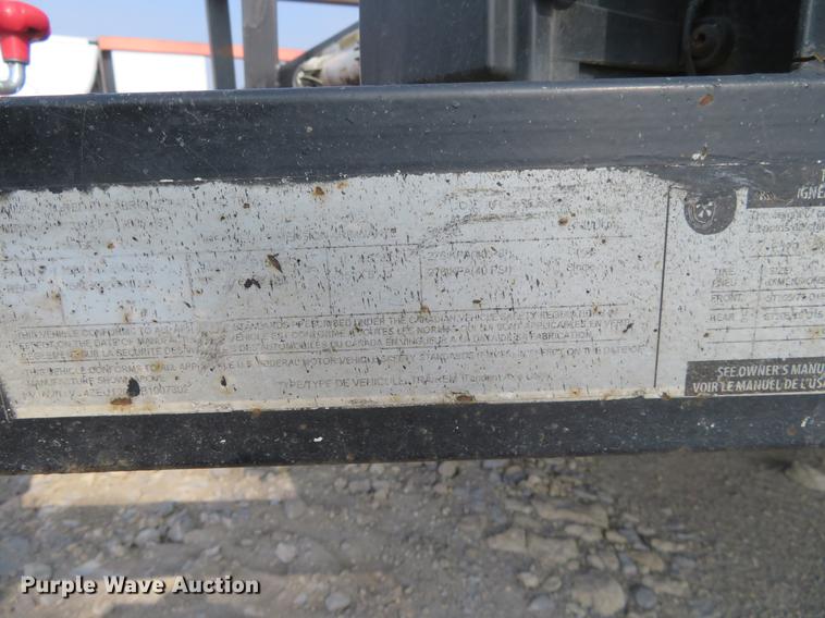 image for item DF9886 2011 Load Trail utility trailer