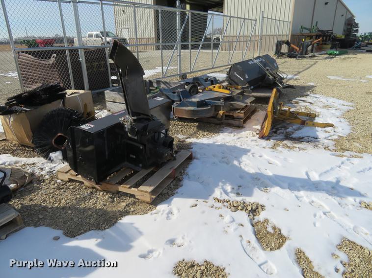 image for item DI9948 Hustler 3400 lawn mower