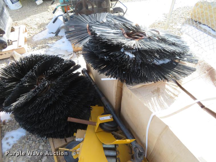 image for item DI9948 Hustler 3400 lawn mower