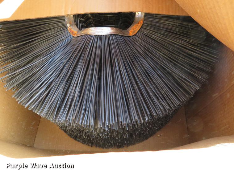 image for item DI9948 Hustler 3400 lawn mower