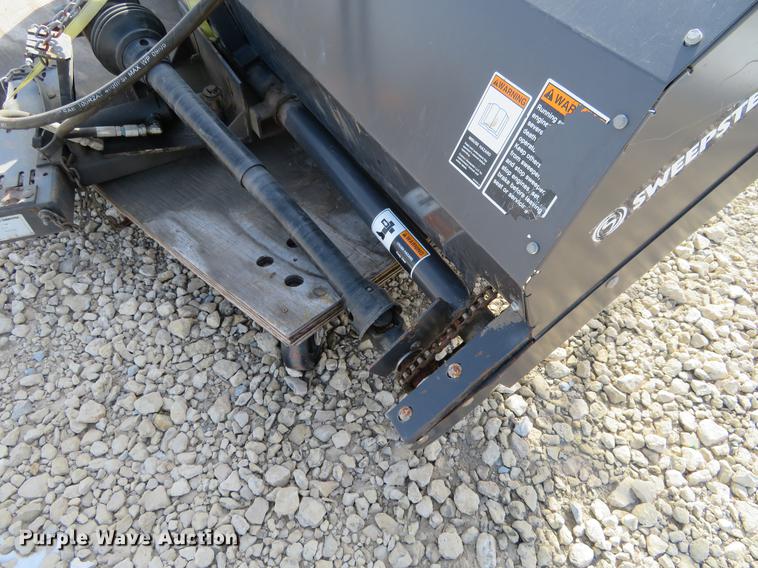 image for item DI9948 Hustler 3400 lawn mower