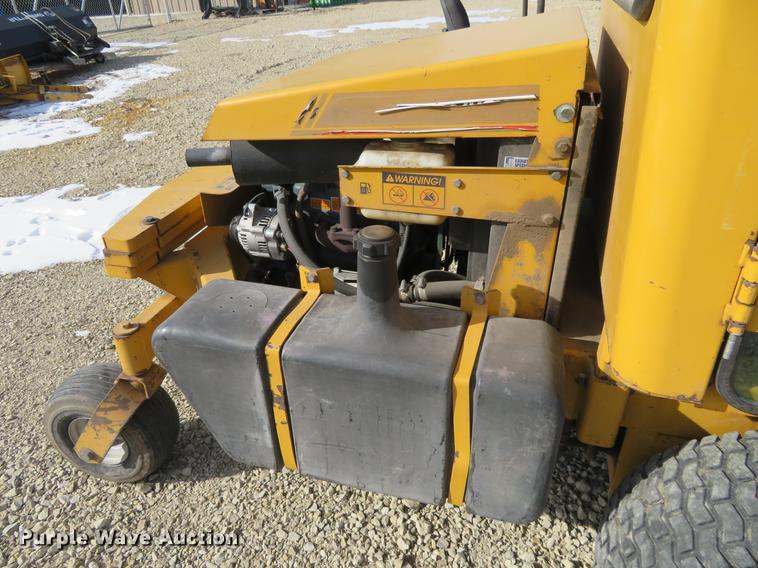 image for item DI9948 Hustler 3400 lawn mower