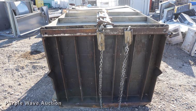 image for item DN9300 Piqua Series 40 baler