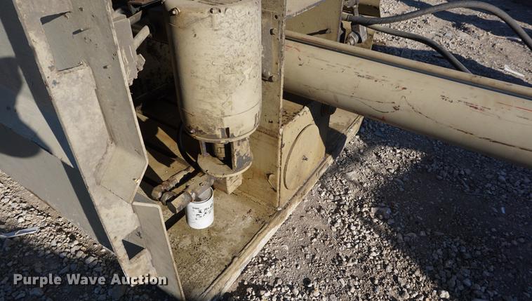 image for item DN9300 Piqua Series 40 baler