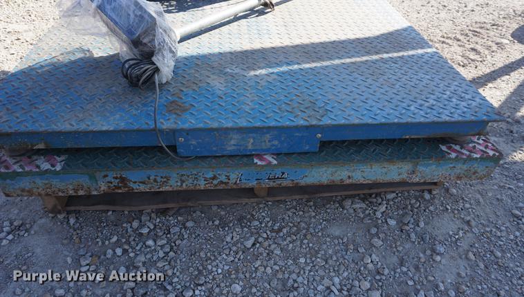 image for item DN9313 (2) platform scales