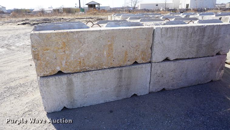 image for item DN9318 (16) concrete blocks