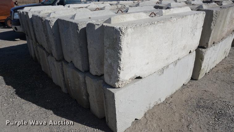 image for item DN9319 (24) concrete blocks