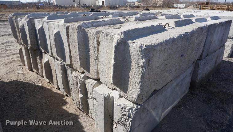 image for item DN9319 (24) concrete blocks