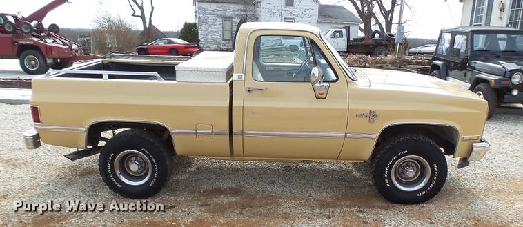 image for item DP9581 1985 Chevrolet Silverado 10 pickup truck