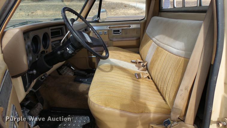 image for item DP9581 1985 Chevrolet Silverado 10 pickup truck