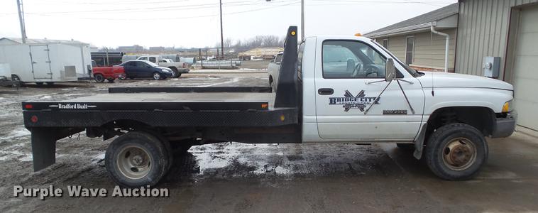 image for item DZ9214 1998 Dodge Ram 3500 flatbed pickup truck