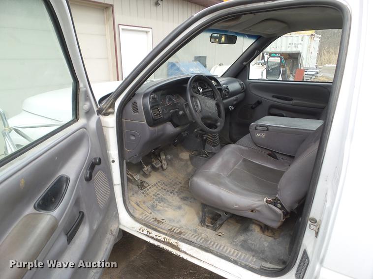 image for item DZ9214 1998 Dodge Ram 3500 flatbed pickup truck