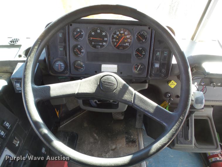 image for item DZ9219 1998 Freightliner FS65 school bus