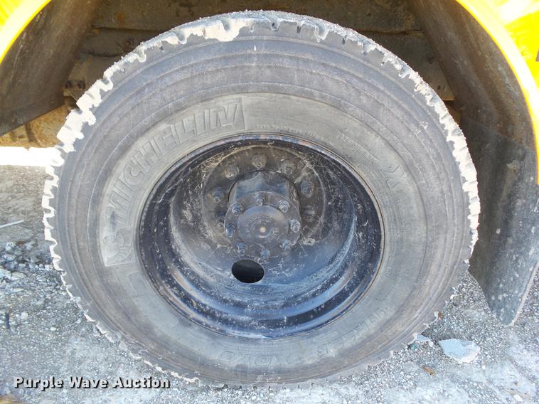 image for item DZ9219 1998 Freightliner FS65 school bus