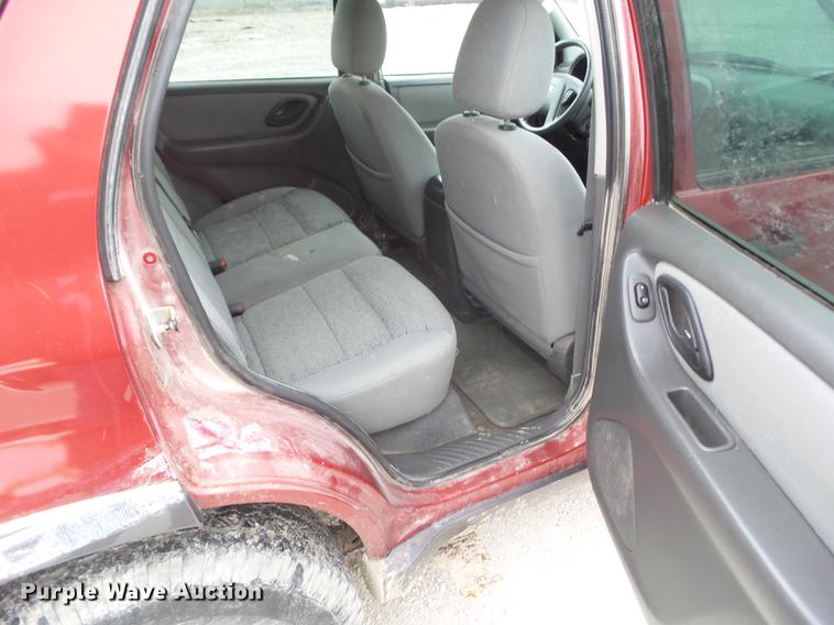 image for item DZ9259 2005 Ford Escape XLT SUV