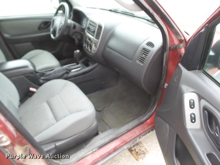 image for item DZ9259 2005 Ford Escape XLT SUV