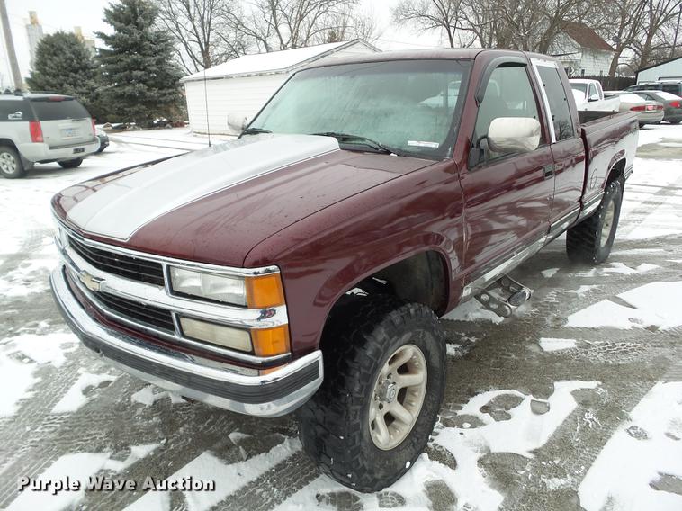 image for item DZ9274 1994 Chevrolet K1500 Ext. Cab pickup truck