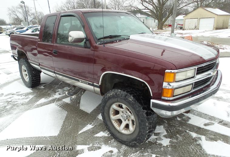 image for item DZ9274 1994 Chevrolet K1500 Ext. Cab pickup truck