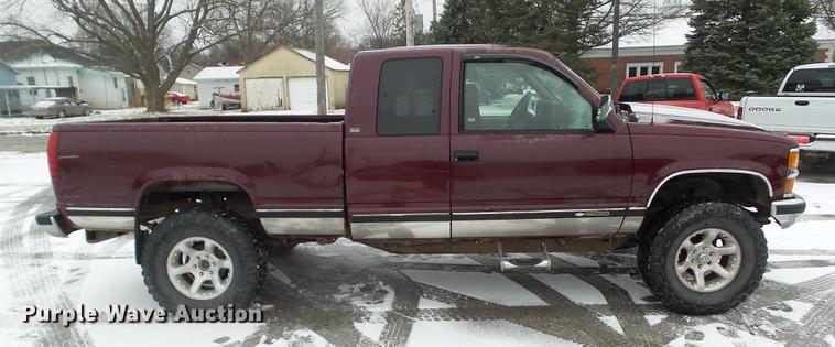 image for item DZ9274 1994 Chevrolet K1500 Ext. Cab pickup truck