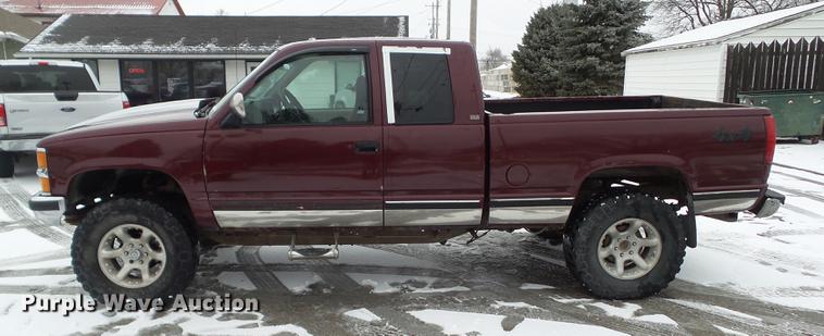 image for item DZ9274 1994 Chevrolet K1500 Ext. Cab pickup truck