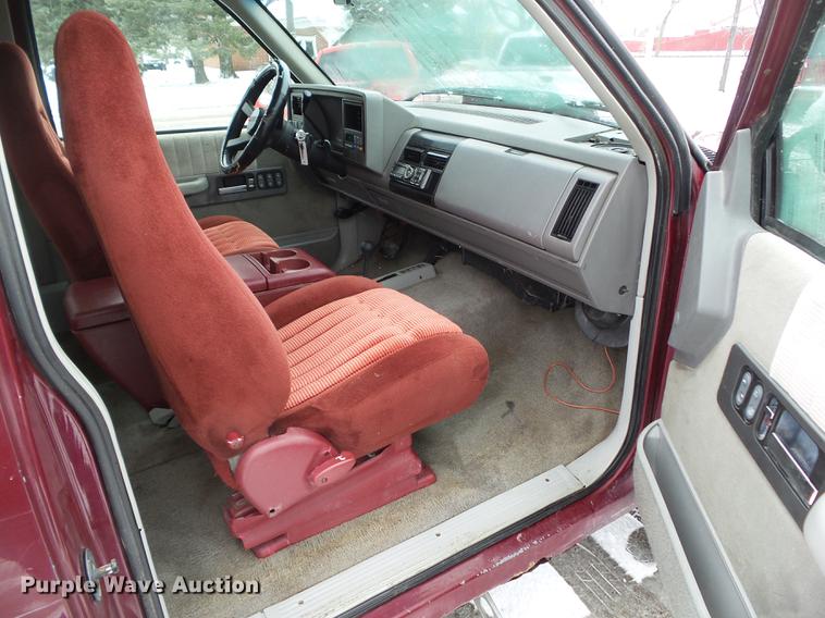 image for item DZ9274 1994 Chevrolet K1500 Ext. Cab pickup truck