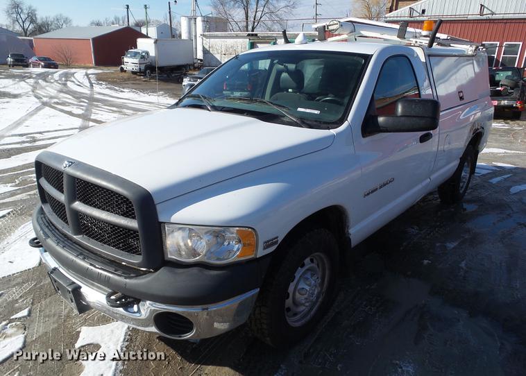 image for item DZ9276 2004 Dodge Ram 2500 pickup truck