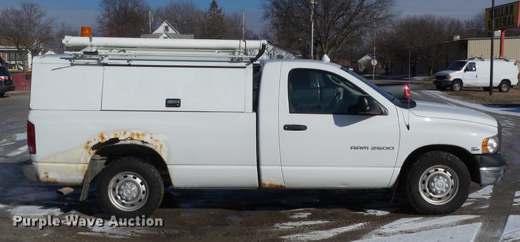 image for item DZ9276 2004 Dodge Ram 2500 pickup truck