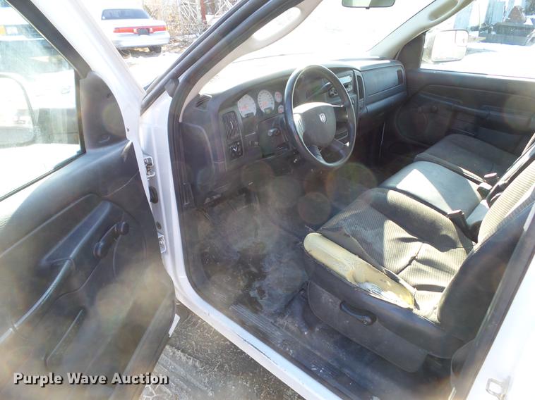 image for item DZ9276 2004 Dodge Ram 2500 pickup truck