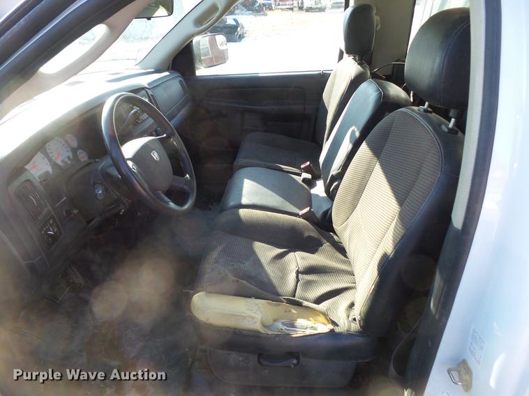 image for item DZ9276 2004 Dodge Ram 2500 pickup truck