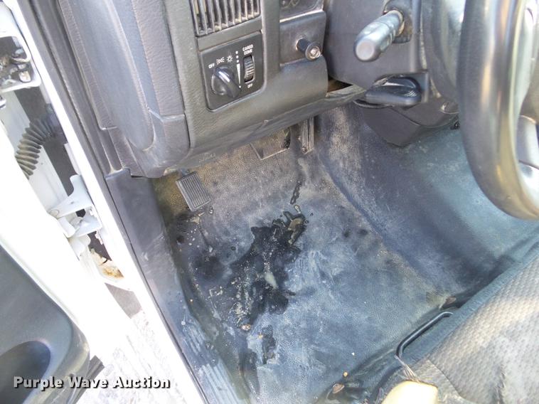 image for item DZ9276 2004 Dodge Ram 2500 pickup truck