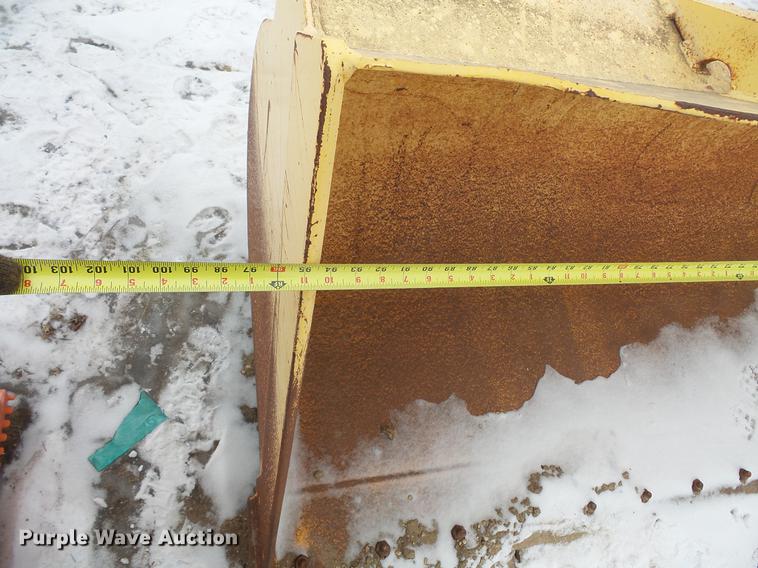 image for item EA9746 95"W bucket