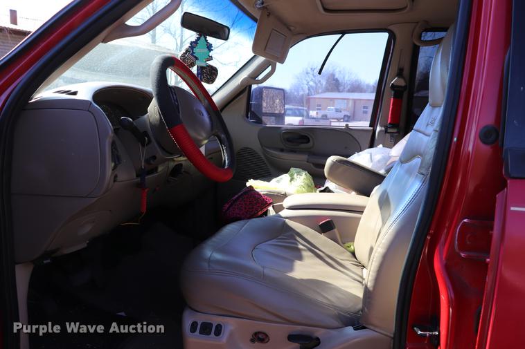 image for item EC9472 2001 Ford F150 Lariat SuperCrew pickup trick