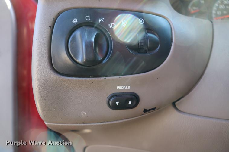 image for item EC9472 2001 Ford F150 Lariat SuperCrew pickup trick