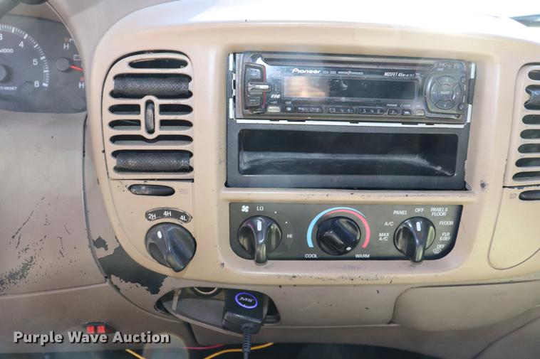 image for item EC9472 2001 Ford F150 Lariat SuperCrew pickup trick