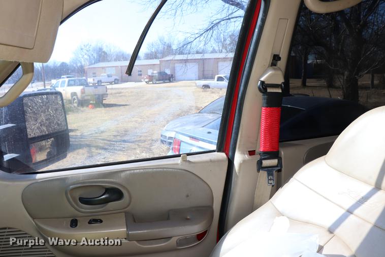 image for item EC9472 2001 Ford F150 Lariat SuperCrew pickup trick