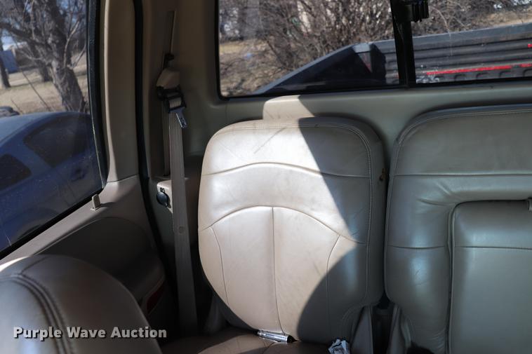 image for item EC9472 2001 Ford F150 Lariat SuperCrew pickup trick