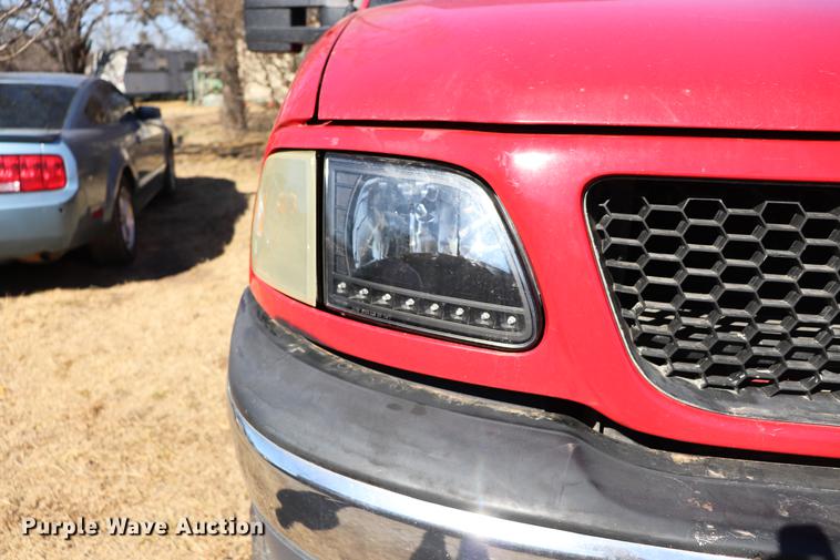 image for item EC9472 2001 Ford F150 Lariat SuperCrew pickup trick