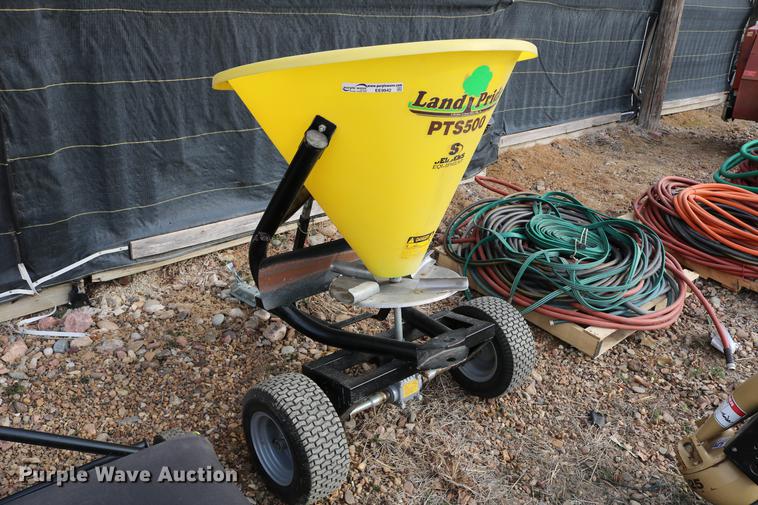 image for item EE9942 Lawn and garden equipment