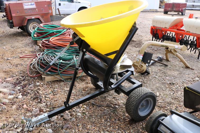 image for item EE9942 Lawn and garden equipment