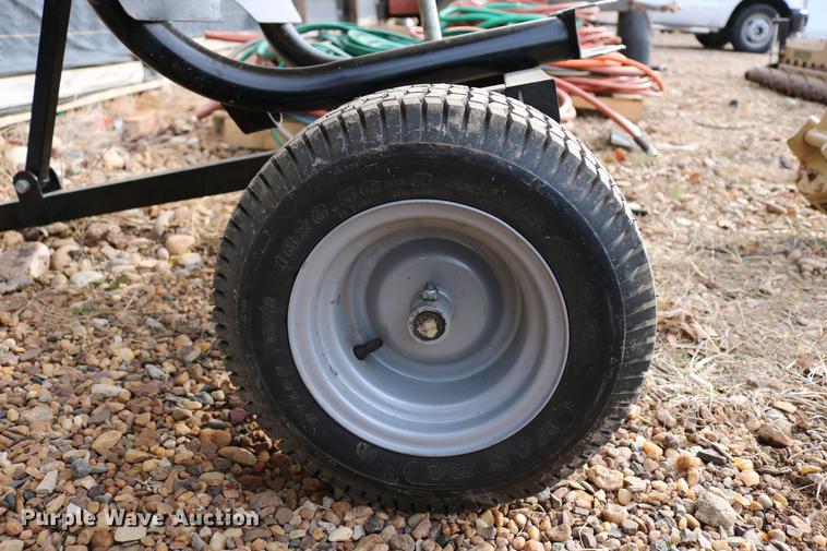 image for item EE9942 Lawn and garden equipment