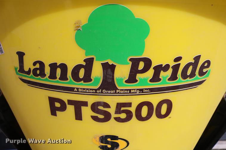 image for item EE9942 Lawn and garden equipment