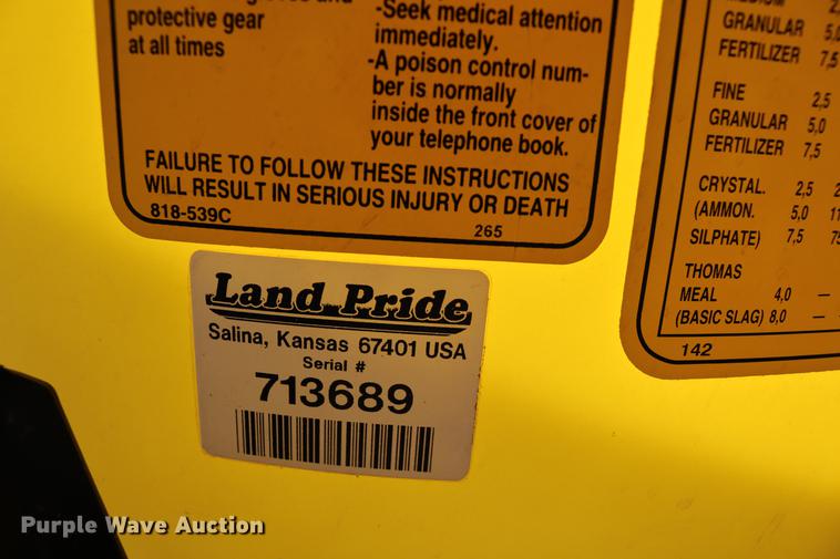 image for item EE9942 Lawn and garden equipment