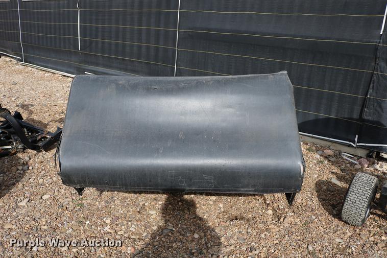 image for item EE9942 Lawn and garden equipment