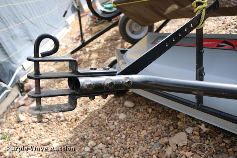 image for item EE9942 Lawn and garden equipment