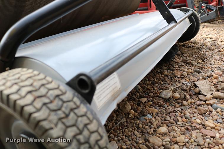 image for item EE9942 Lawn and garden equipment